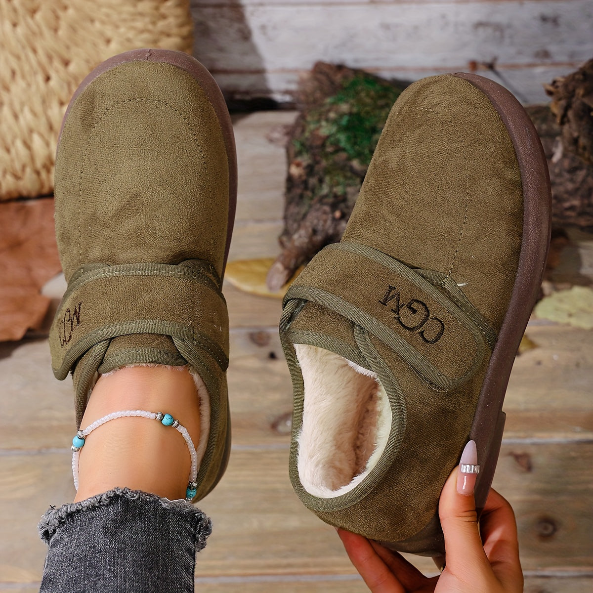 Botas Femininas 2025, um Essencial para um Inverno Quente, Macias e Confortáveis, Botins de Inverno Femininos - Botas Curtas Slip-On, Design Plano, Calçado Preto Resistente ao Frio, Botins de Inverno Femininos Elegantes, Sola Grossa, Biqueira Redonda