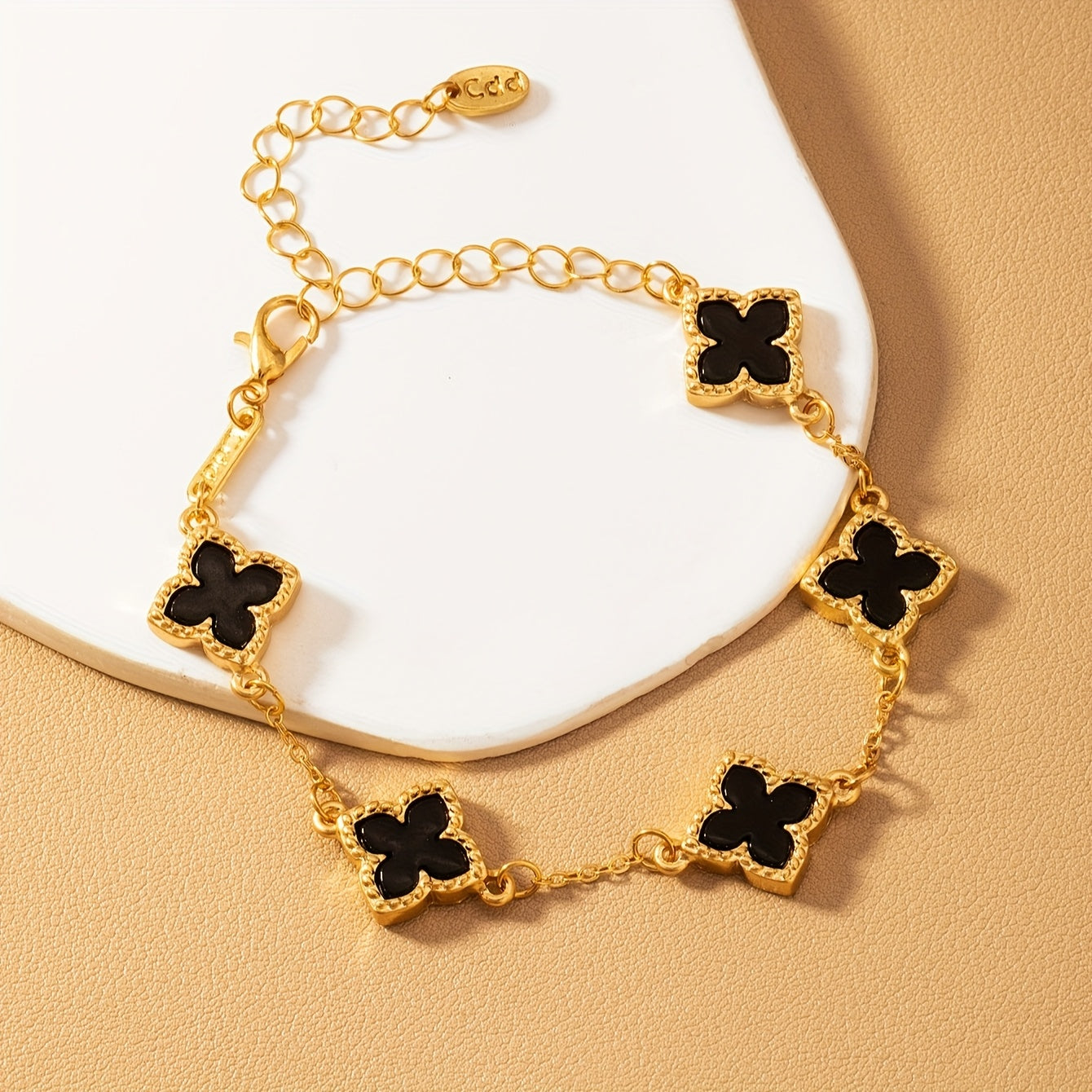 1pc Pulseira Elegante de Trevo da Sorte - Corrente Dourada com Esmalte Vermelho, Perfeita para Dia dos Namorados, Dia das Mães, Agradecimento a Professores e Presentes de Volta às Aulas, Presente de Agradecimento a Professores|Design Elegante de Pulseira|Pulseira de Corrente Durável